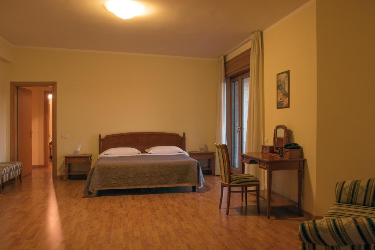 Ruggiero Park Hotel فالو ديلا لوكانيا المظهر الخارجي الصورة
